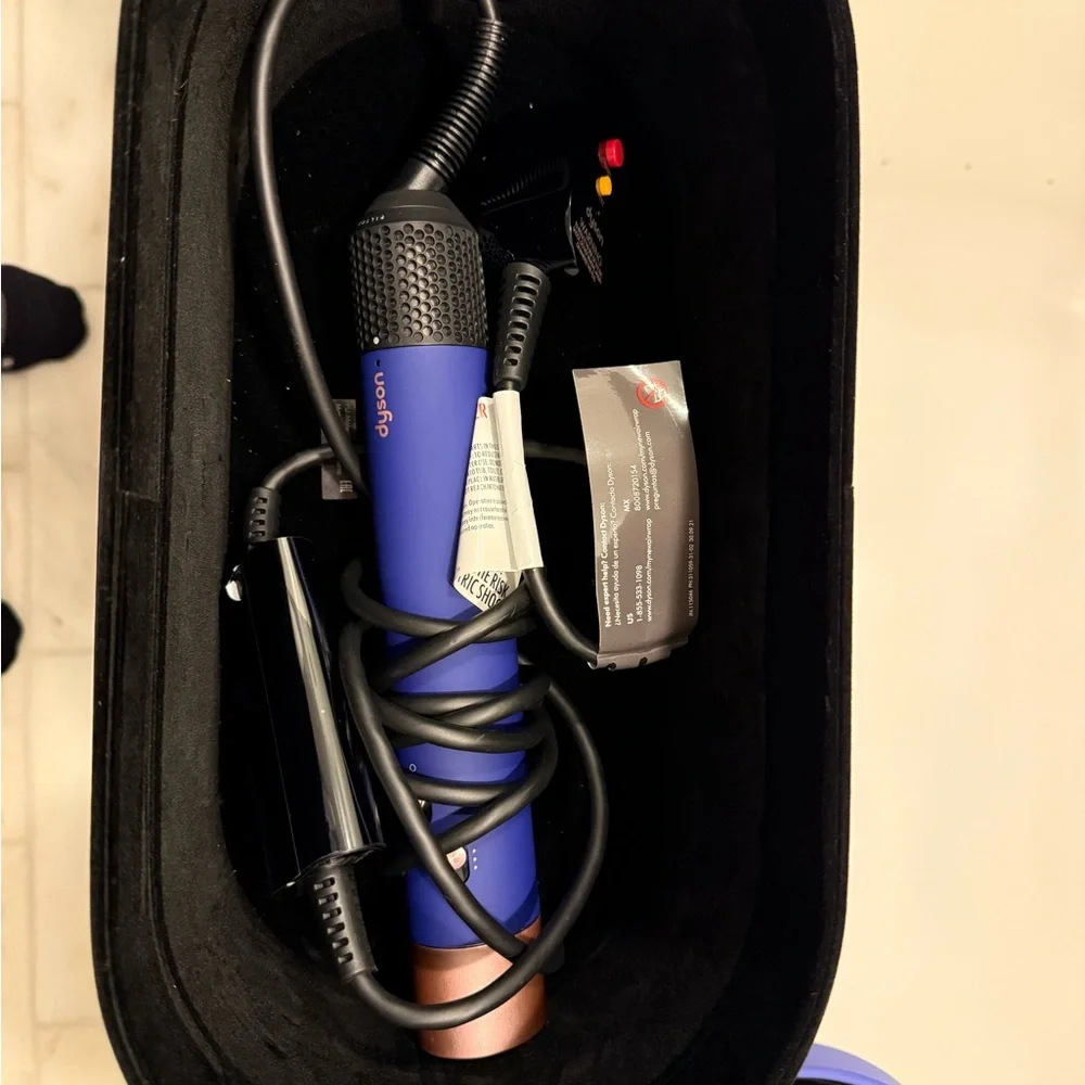 Dyson Hair Styling Kit in Blue and Black - Picture 11 of 11